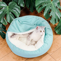 Lit orthopédique pour animaux Happy Animalia bleu ciel, avec garnissage en peluche et bords surélevés, idéal pour les petits chiens et chats.