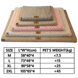 Lit orthopédique Happy Animalia en fausse fourrure imperméable — mousse 3D soutien articulaire — disponible en beige, rose et gris.